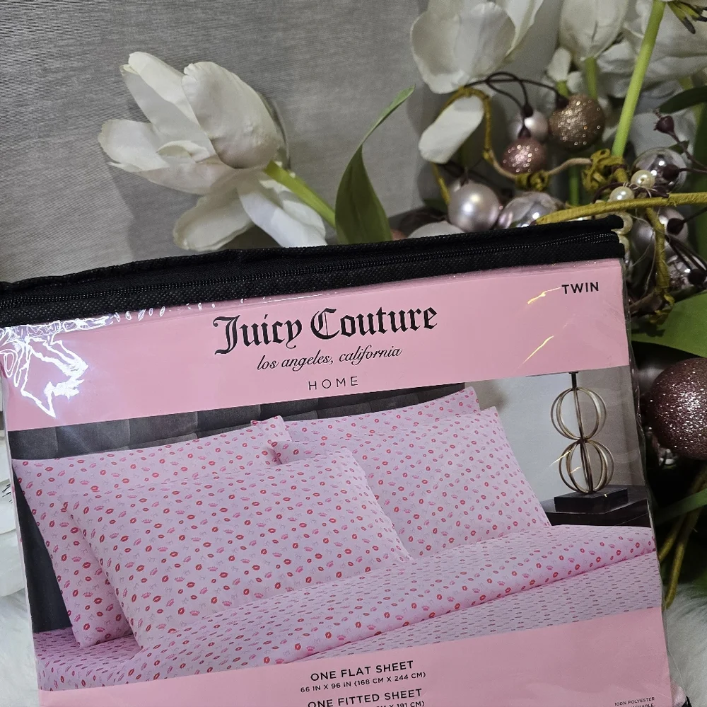 Juicy Couture Twin Crown/kisses Sheet set new